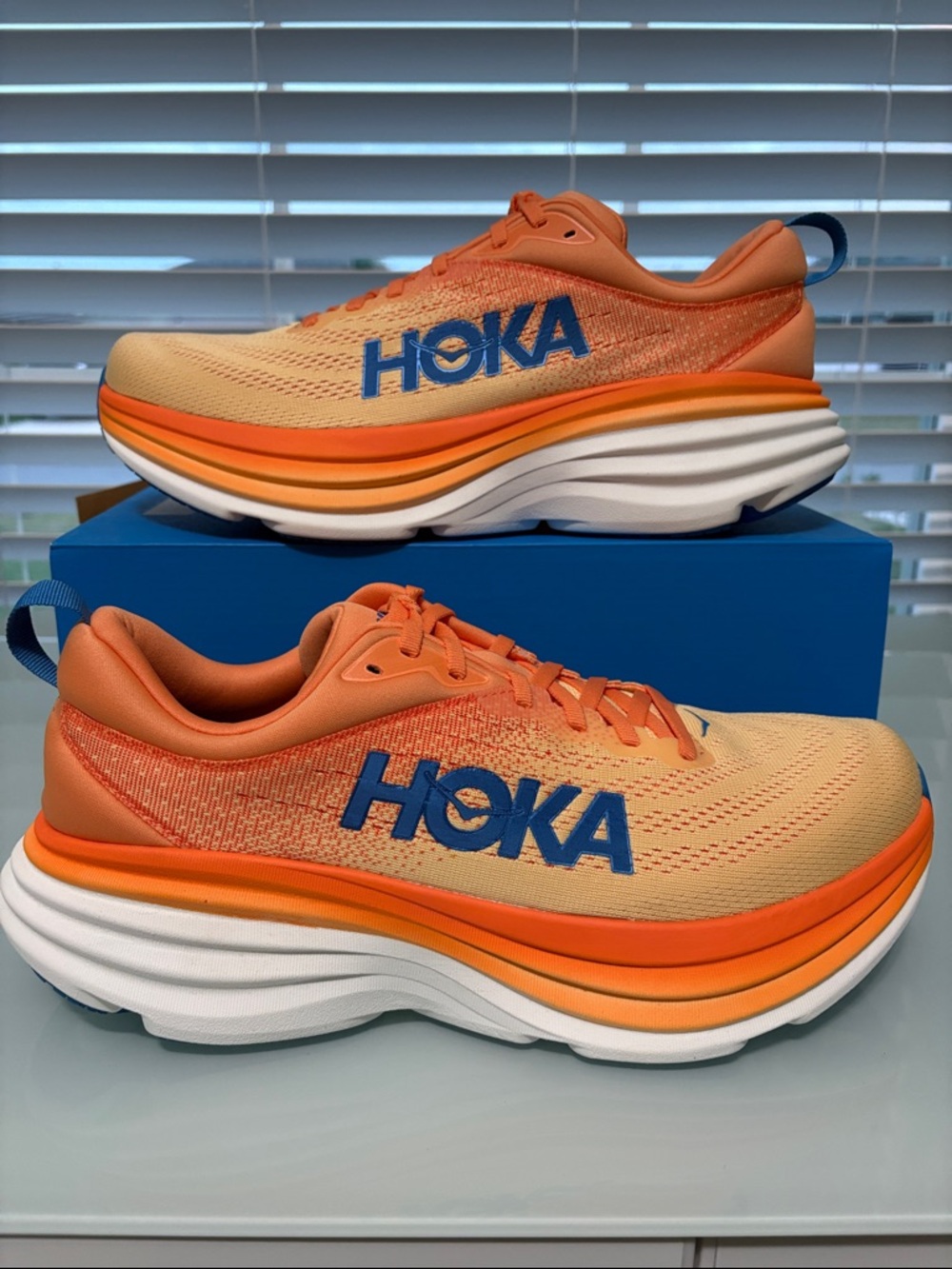 Hoka Men’s Bondi 8 in Orange and Blue Gradient Running Shoes size 11.5